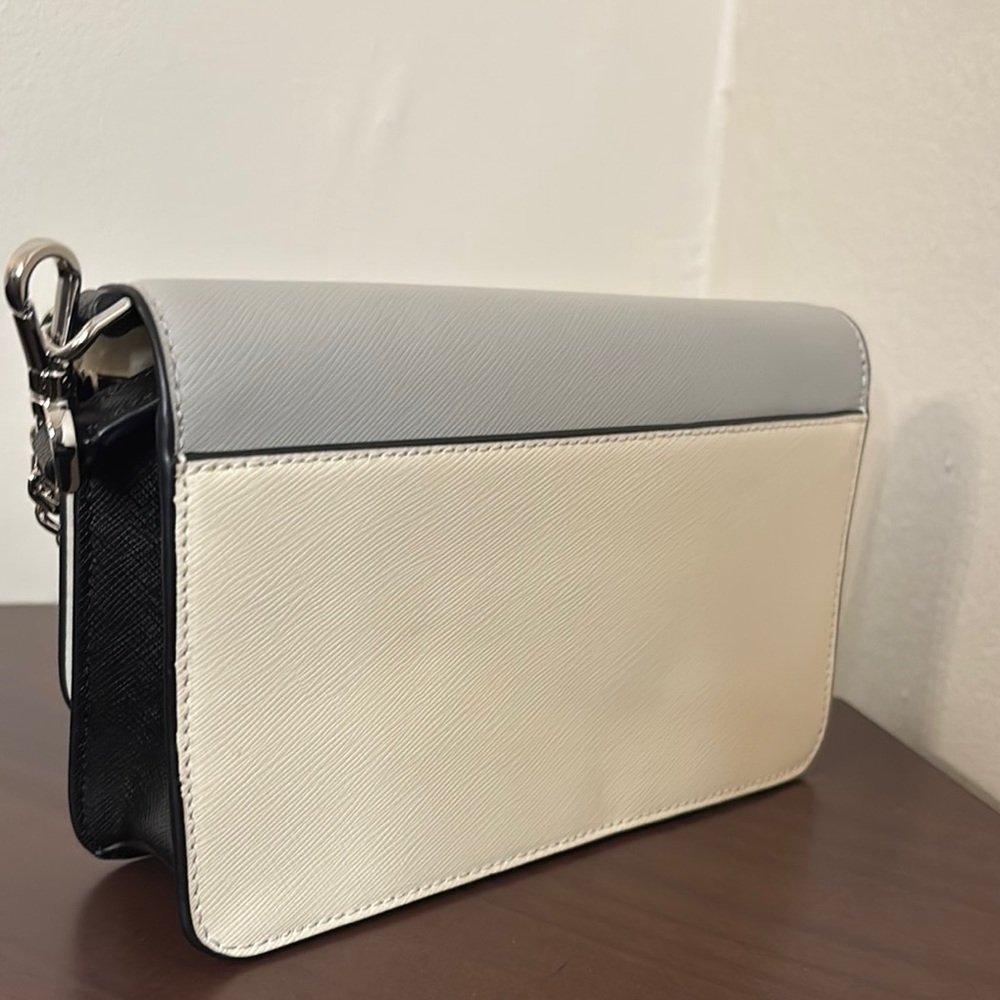 Kate Spade Gray and White Crossbody Bag with Chain - Picture 2 of 3